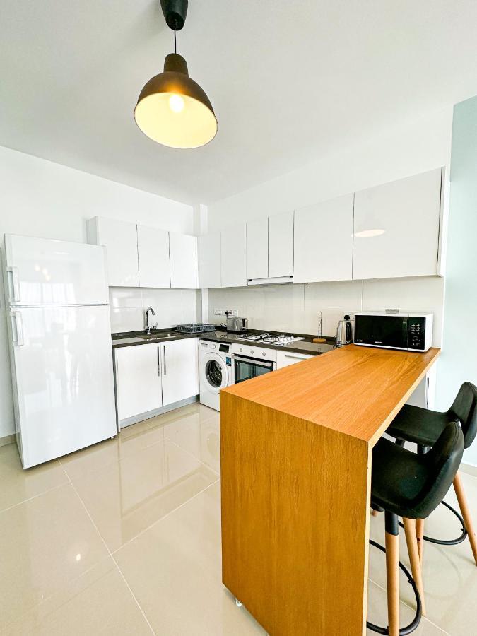 Luxury Sea View Two Bedroom Apartment In Caesar Resort & Spa, Long Beach Perivolia tou Trikomou Εξωτερικό φωτογραφία